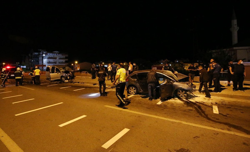 Çanakkale'de akıl almaz kaza! Astsubay ters yöne girdi, görev başındaki polisle çarpıştı - Resim: 4