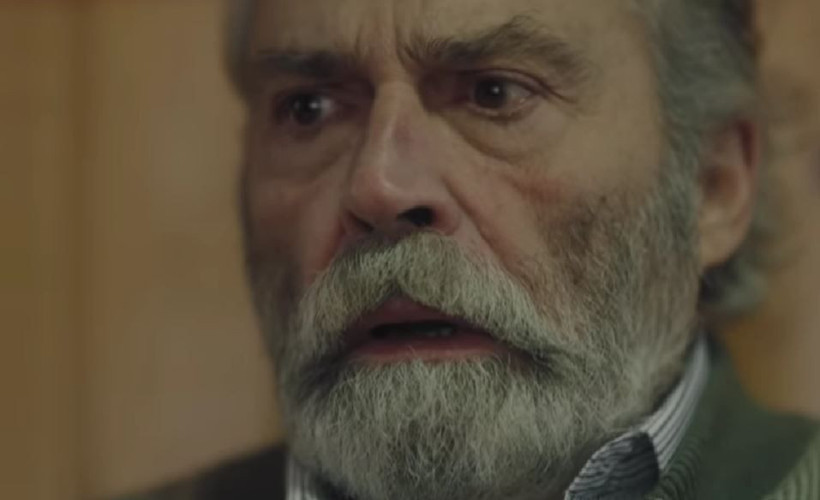 SHOW TV Baba dizisi ilk bölümde 'Emin Saruhanlı' Haluk Bilginer'den efsane performans dua sahnesi ağlattı - Resim: 1