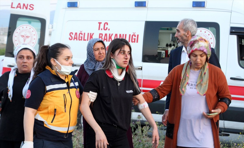 Manisa'da işçi otobüsüyle kamyon çarpıştı! Çok sayıda ölü ve yaralı var - Resim: 2