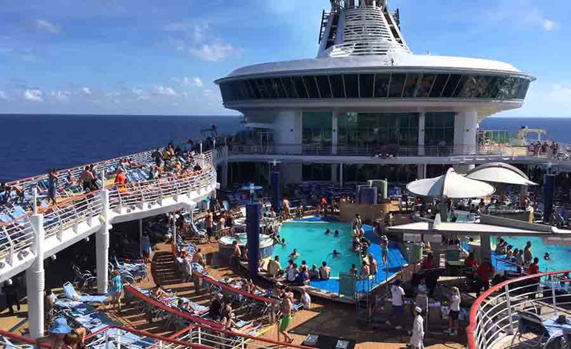 Bu nasıl gemi! Herkes çıplak olacak aynı zamanda parti düzenleyip... - Resim: 4