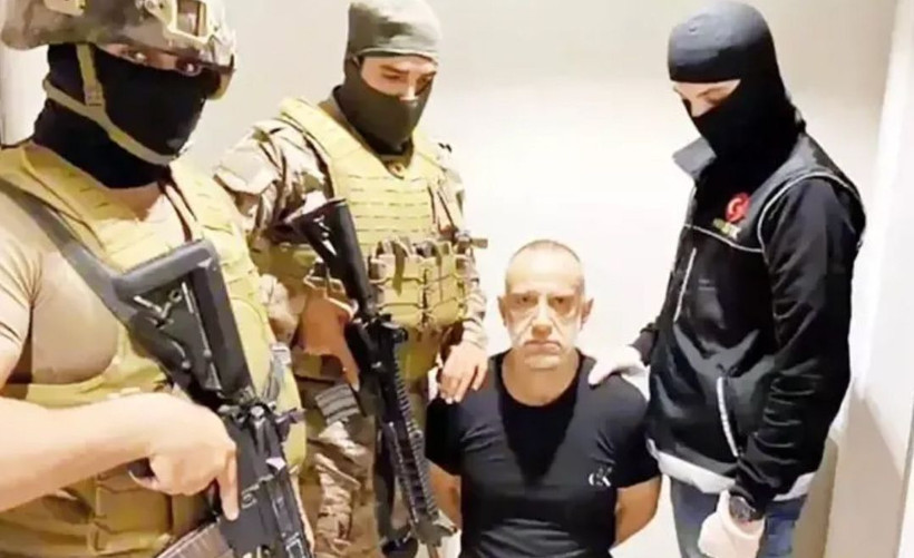 Comanchero'dan Wesley Sneijder çıktı! MASAK kara paranın izini sürdü, ona ulaştı! 'Gizli ortak' detayı... - Resim: 4