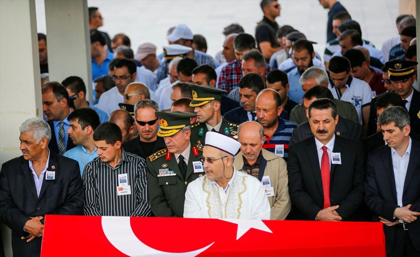 Cerablus şehitleri gözyaşlarıyla uğurlardı - Resim: 1