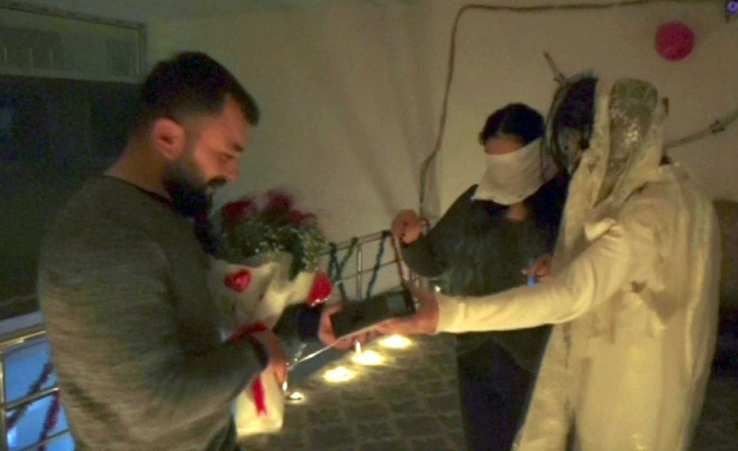 'Son duanı et' deyip evlenme teklifi yaptı - Resim: 4