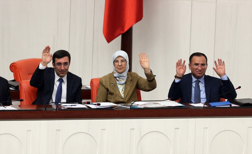 TBMM'de Bakanların eğlenceli anları! - Resim: 1