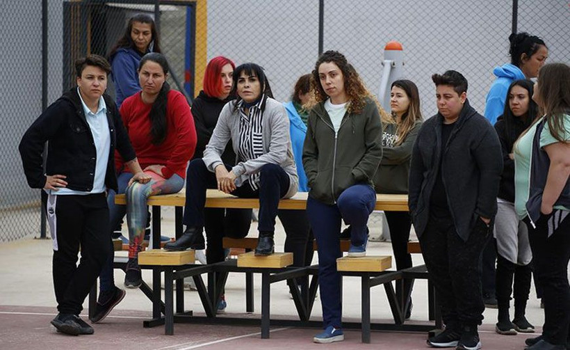 Avlu'da kritik ayrılık! Ünlü oyuncunun fişi çekildi - Resim: 1