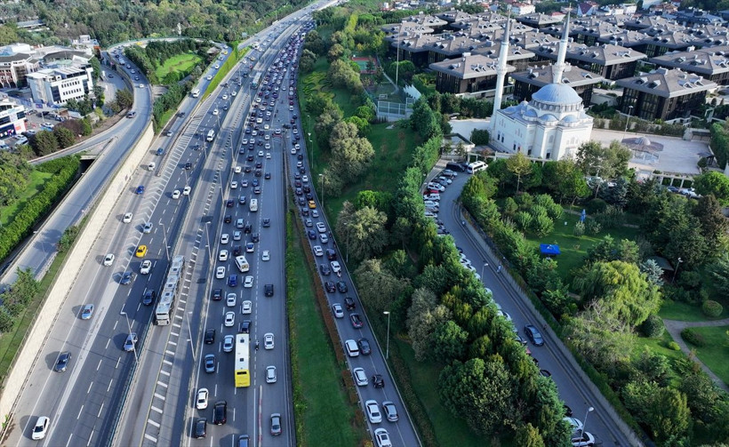 İstanbul'da trafik durma noktasına geldi! - Resim: 3