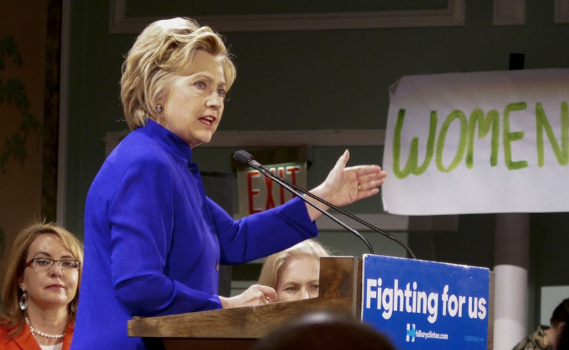 Hillary Clinton'ın mitinginde ilginç an! Yanına yaklaşıp... - Resim: 4