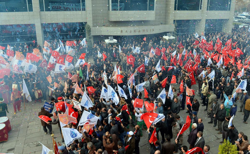 Melih Gökçek'i böyle karşıladılar - Resim: 3