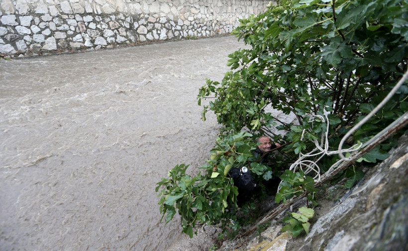 Bursa'da çevredekiler fark edip haber verdi! Bu halde bulundu - Resim: 1