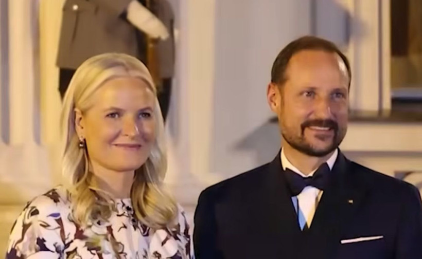 Epstein'in evinde çekilen yarı çıplak fotoğraftaki kişi Veliaht Prenses Mette-Marit çıktı - Resim: 4