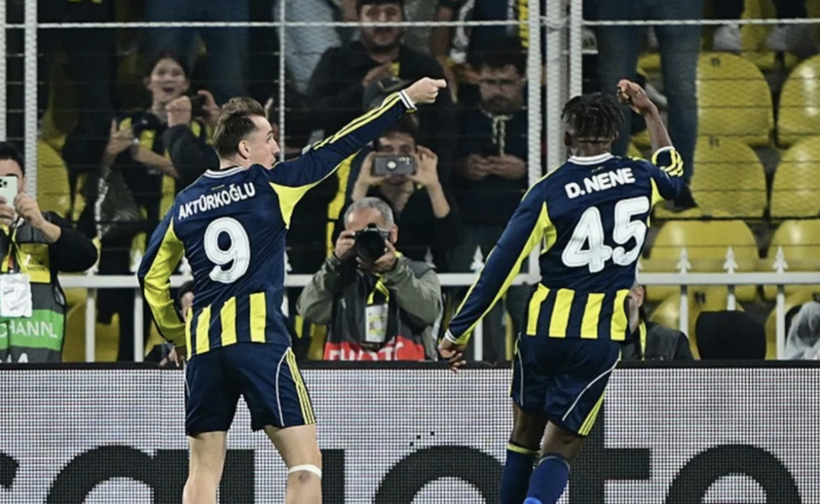 Fenerbahçe karşılaşmasında kötü son! Ünlü futbolcu stattan bakın nasıl ayrıldı... - Resim: 4