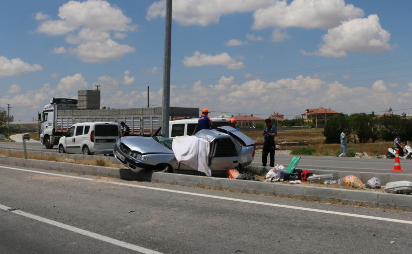Aksaray'da korkunç kaza! Otomobil takla attı: 3 ölü - Resim: 3