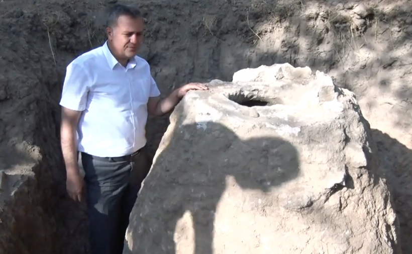 Tarlasını sürerken pulluğuna takıldı Elazığ'da 200 yıllık tarih yatıyormuş - Resim: 1