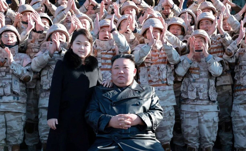 Kuzey Kore'de skandal! Ailesi hapse atıldı, 2 yaşındaki çocuk esir kampına gönderildi: Nedeni ise şoke etti! - Resim: 2