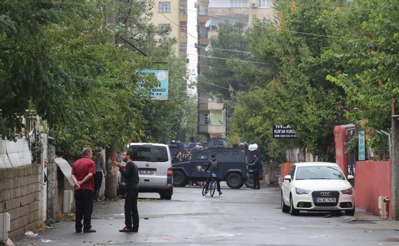 Diyarbakır'da terör örgütü DAEŞ operasyonu - Resim: 4