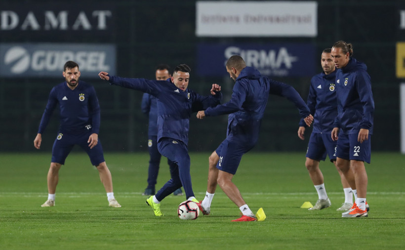 Fenerbahçe, Galatasaray maçı için kampa girdi - Resim: 4