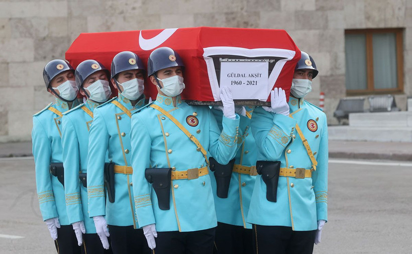 Güldal Akşit son yolculuğuna uğurlandı! Önce Meclis'te sonra Kocatepe'de tören yapıldı - Resim: 4