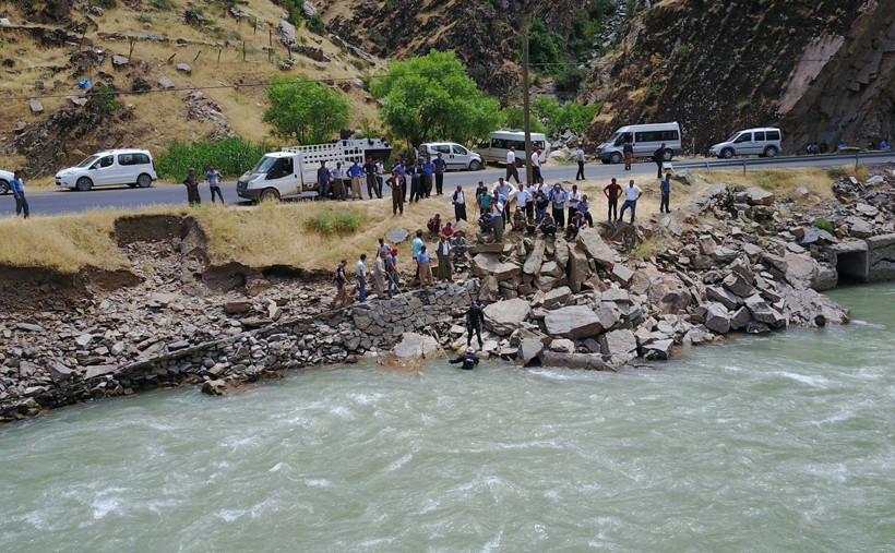 Habur'da kayıp çocuk dalgıç, vatandaşlar ve drone ile tarafından aranmaya devam ediyor - Resim: 2