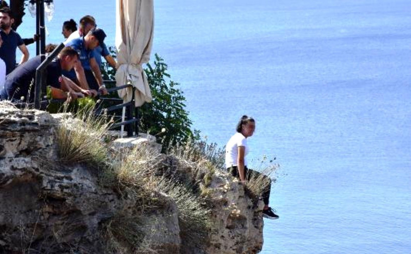 Antalya'da intihara kalkışan genç kadının çocuklarıyla ilgili söyledikleri yürek yaktı - Resim: 3