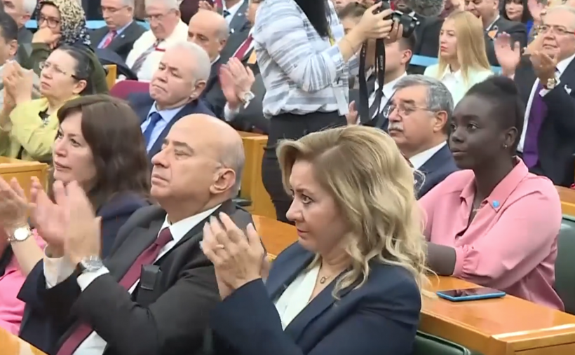 İYİ Partili Zehra Özdemir: İzmitliyim en çok Türkçe konuşmama şaşırıyorlar - Resim: 3