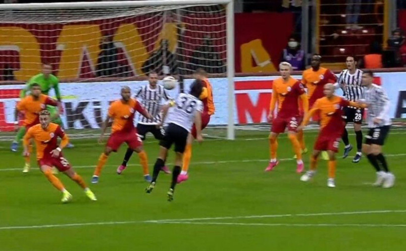 Galatasaray taraftarını çıldırtan an! Cüneyt Çakır'a tepki dinmiyor - Resim: 3