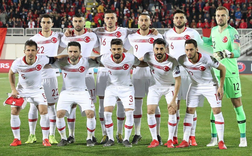 Türkiye Arnavutluk'u yendi güzel spiker yıkıldı - Resim: 1