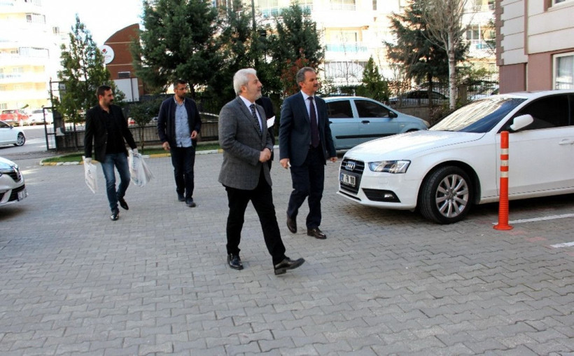 Adıyaman'da evde kal çağrısına uyanlara kitap servisi - Resim: 4