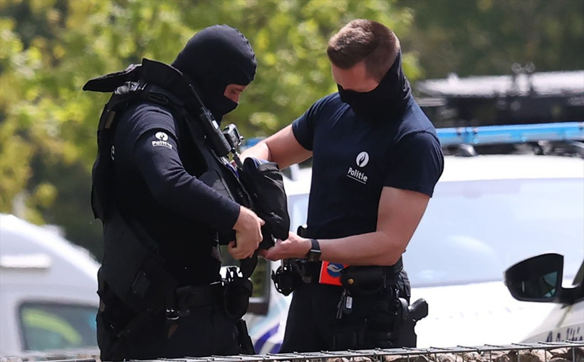 Belçika'da terör tehdidi oluşturan firari askeri aramak için ordu da devrede - Resim: 3