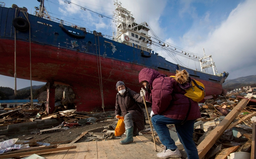 Tsunaminin simgesi gemi parçalanıyor - Resim: 1