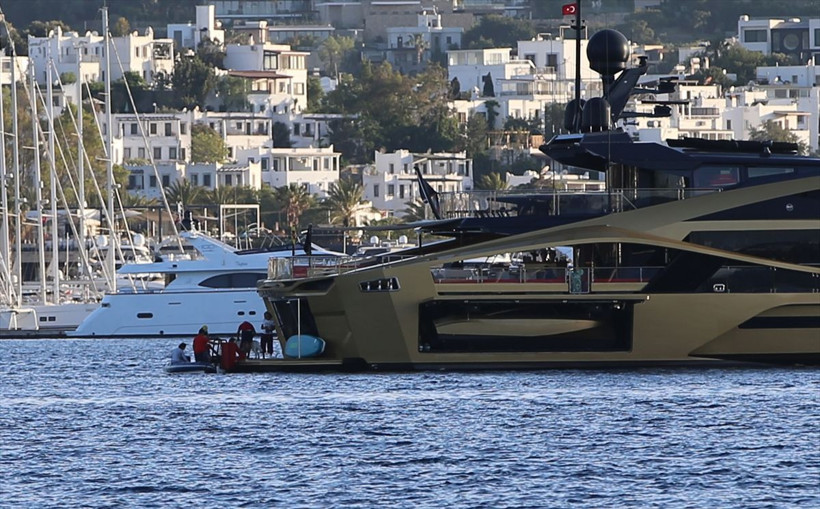 Mega yat 'Khallılah' Bodrum'a demirledi içerisinde yok yok görenleri büyüledi! - Resim: 1