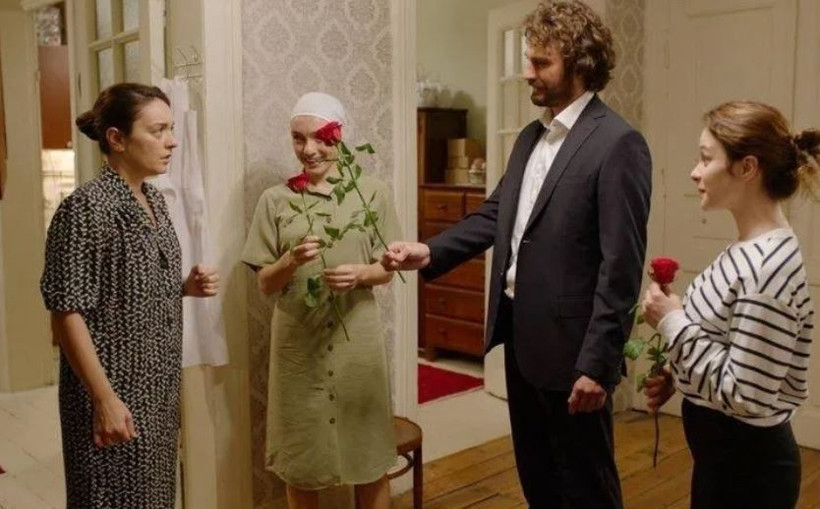 Masumlar Apartmanı'nın Safiye'si Ezgi Mola'nın 7 yıllık aşkı bakın kim çıktı... - Resim: 3