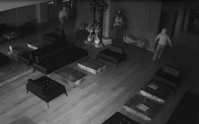 Antalya'da aynada kendisinden korkan hırsız panikle kaçtı - Resim: 4