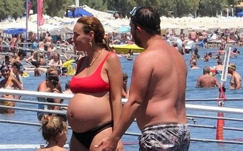 İkinci bebeğini bekleyen Seda Bakan halk plajında görüntülendi - Resim: 4