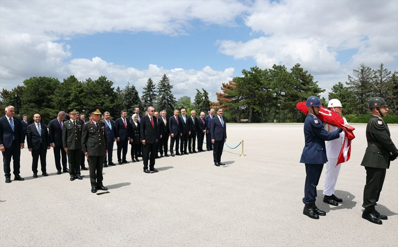 Cumhurbaşkanı Erdoğan ve yeni kabine üyelerinin Anıtkabir ziyaretinden dikkat çeken fotoğraflar - Resim: 1