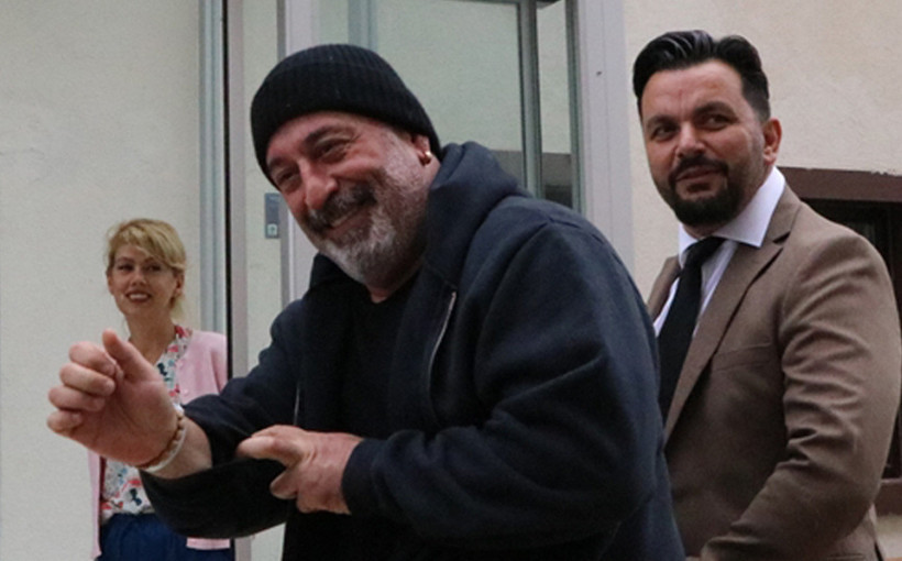 Cem Yılmaz kalp krizi sonrası hastaneye geldi! "Yeter" diyenler olmuş