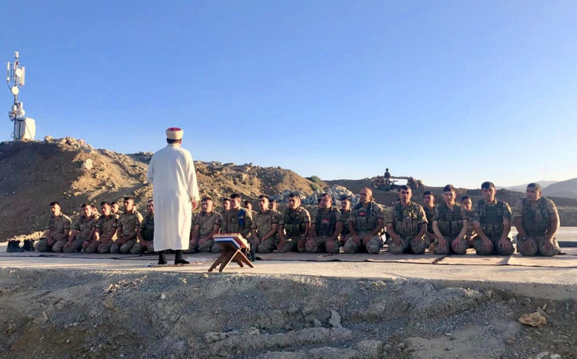 Soylu Kato’da askerlerle bayramlaştı - Resim: 4