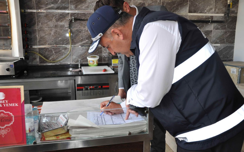 Yahşihan Belediye Başkanı Osman Türkyılmaz'dan tebdili kıyafet denetim Gören şaştı kaldı - Resim: 1