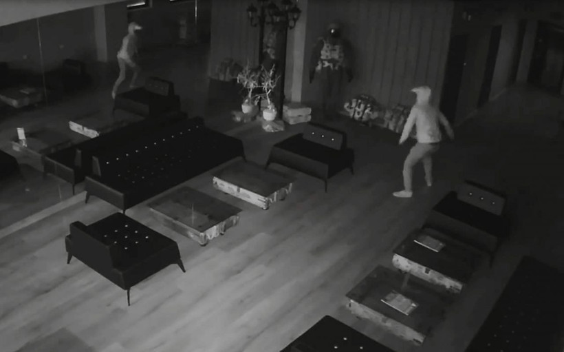 Antalya'da aynada kendisinden korkan hırsız panikle kaçtı - Resim: 3