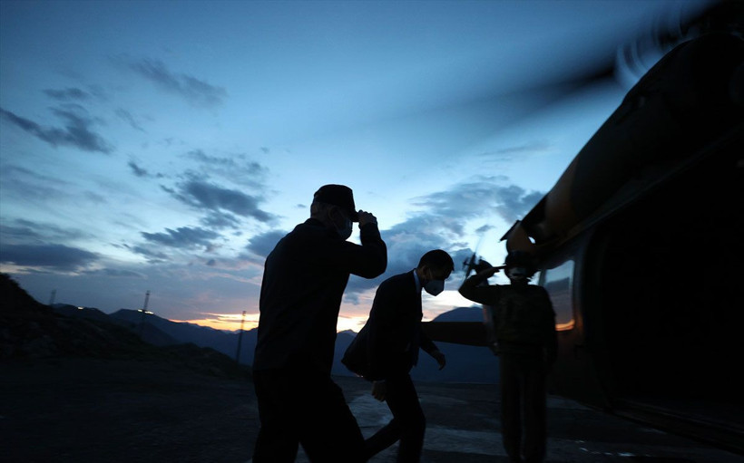 Bakan Hulusi Akar: Pençe operasyonlarında şu ana kadar 44 terörist etkisiz hale getirildi - Resim: 1