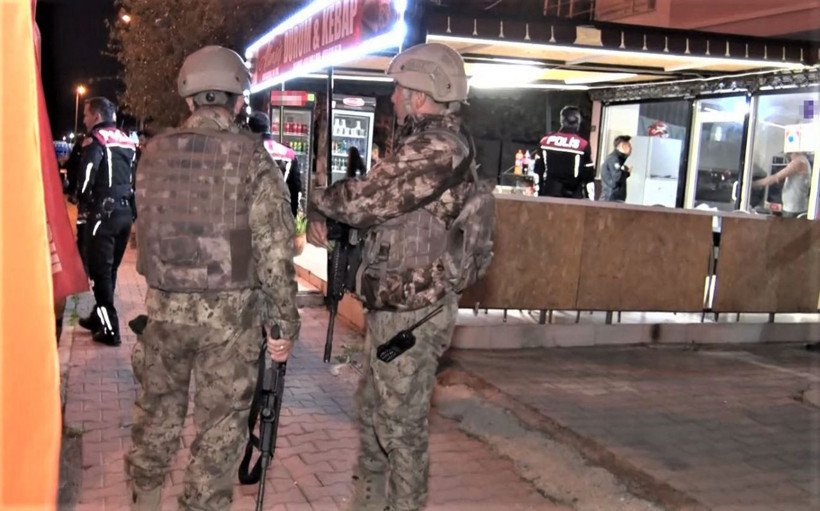 Antalya'da kendini dükkana kilitleyip kabusu yaşattı: 3 bin TL verdim mi... - Resim: 3