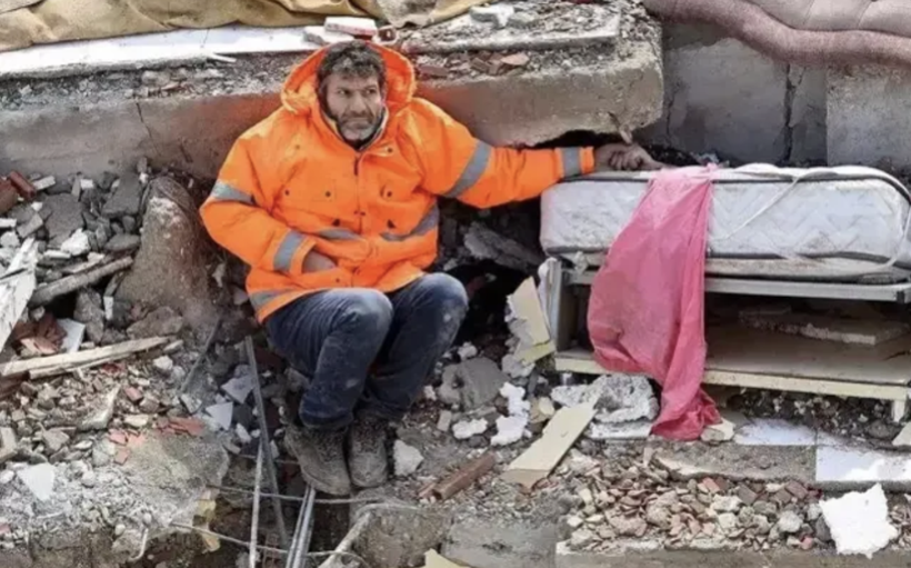 Deprem bölgesinin simge isimlerindendi! Mesut Hançer şehri terk etti ama... - Resim: 2