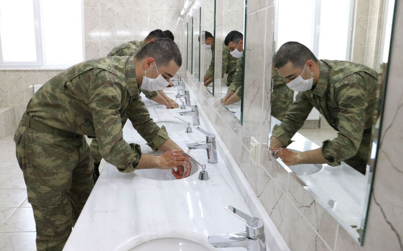 Ankara'da kışlalarda koronavirüse karşı alınan önlemler en üst seviyede - Resim: 3