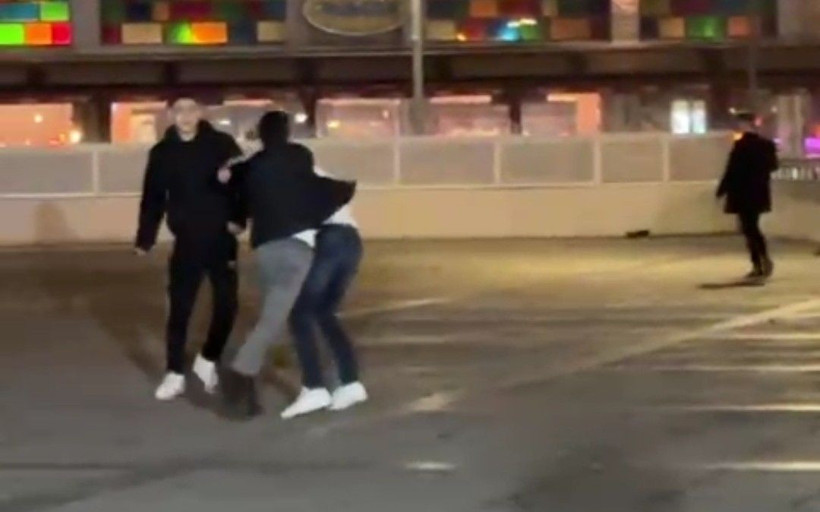 'Eski sevgilimle neden konuştun' kavgası! Tekme tokat birbirine girdiler - Resim: 1