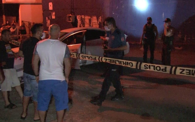 Pendik&rsquo;te silahlı kavgada yaralandı ka&ccedil;arken kaza yaptı - Resim: 0