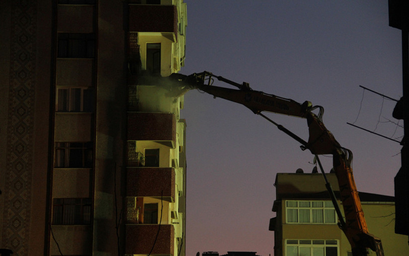 Kartal'da riskli binanın yıkımına başlandı! - Resim: 2