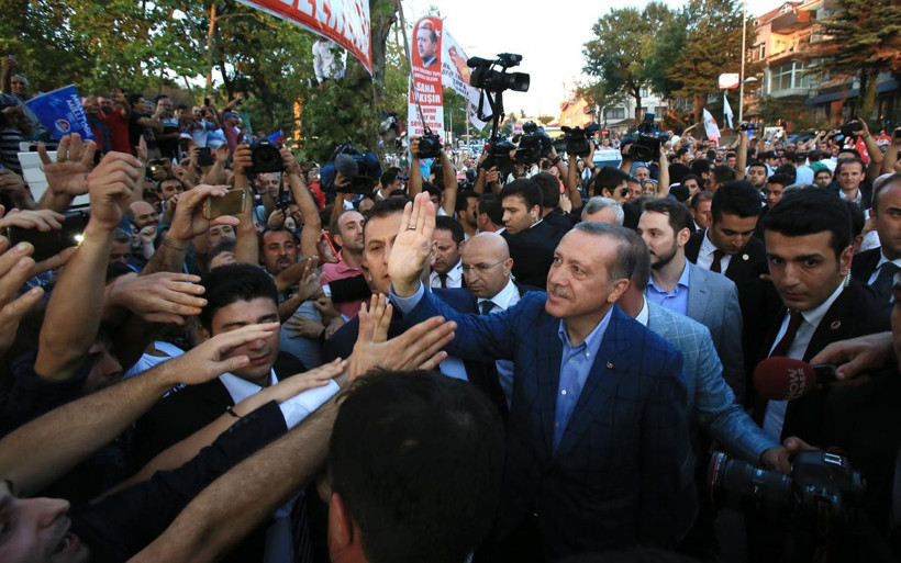 Cumhurbaşkanı Erdoğan halkı selamladı - Resim: 3