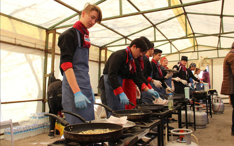 Manisa’ya 5 ton hamsi yağdı - Resim: 2