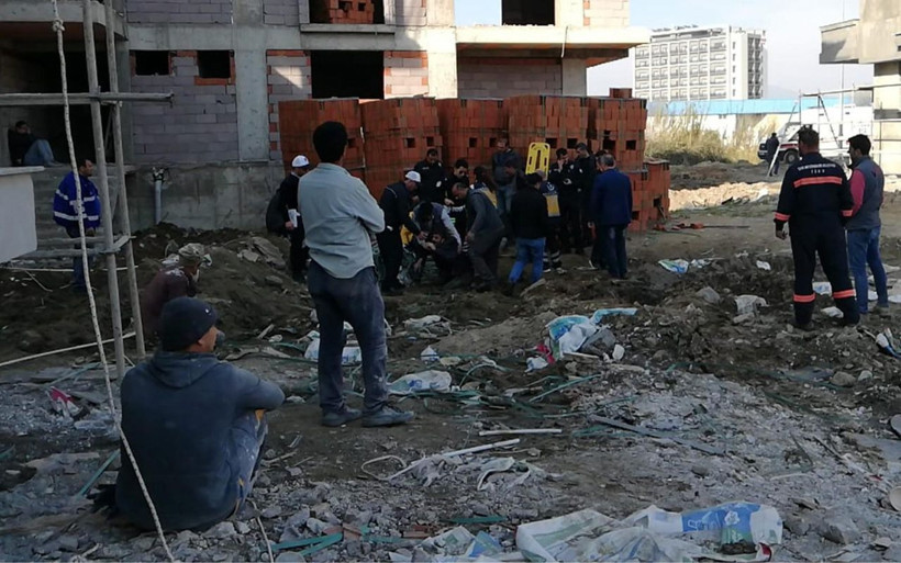 İzmir'de kahreden olay: Çalıştığı inşaatta intihar etti! - Resim: 3