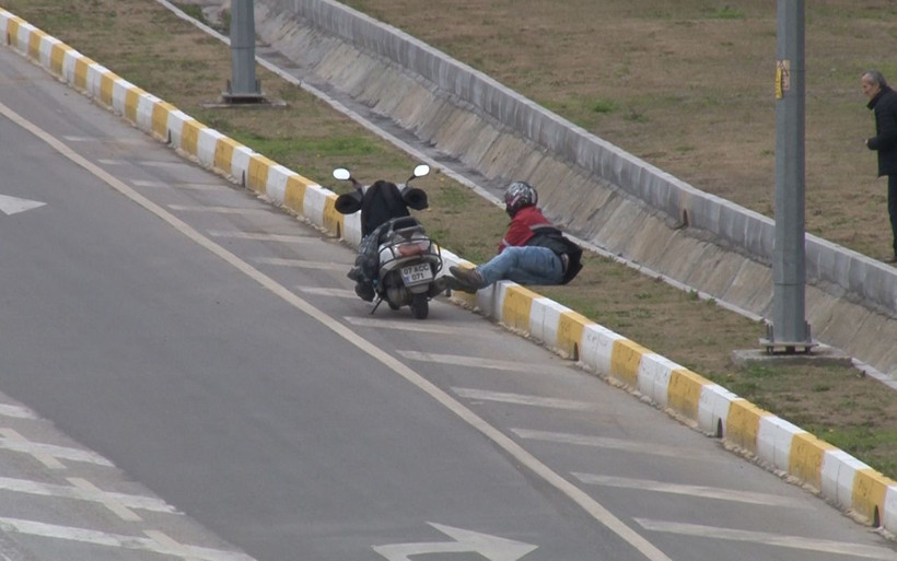 Antalya'da garip olay: Sağlık ekiplerini görünce kalkıp selfie yaptı! - Resim: 2