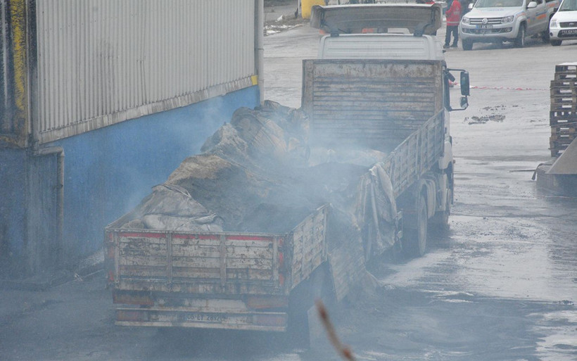 Bilecik'te ürküten olay: Kimyasal madde yüklü TIR alev aldı! - Resim: 3